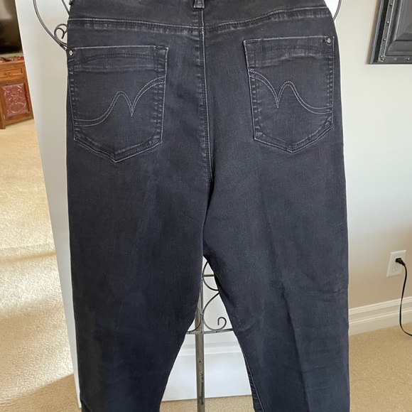Ladies jeans - Picture 3 of 3